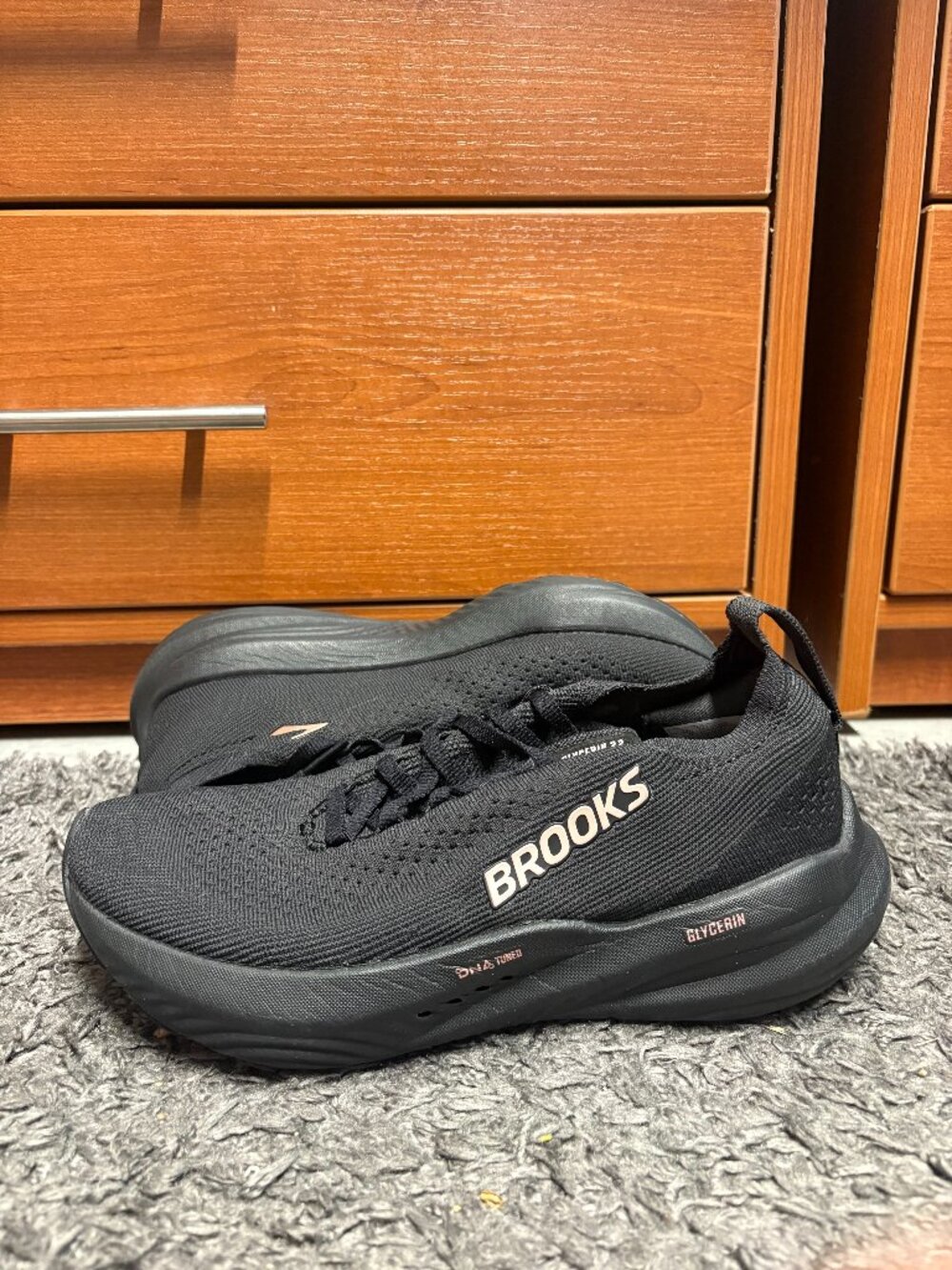 Brooks Glycerin StealthFit 22 Women’s Running Shoes 8.5 Black/Gray/Rose Gold